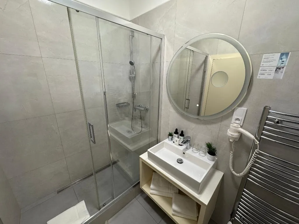 Double or Twin DELUXE CAPACITY 2 Room, The Golden Wheel, Prague