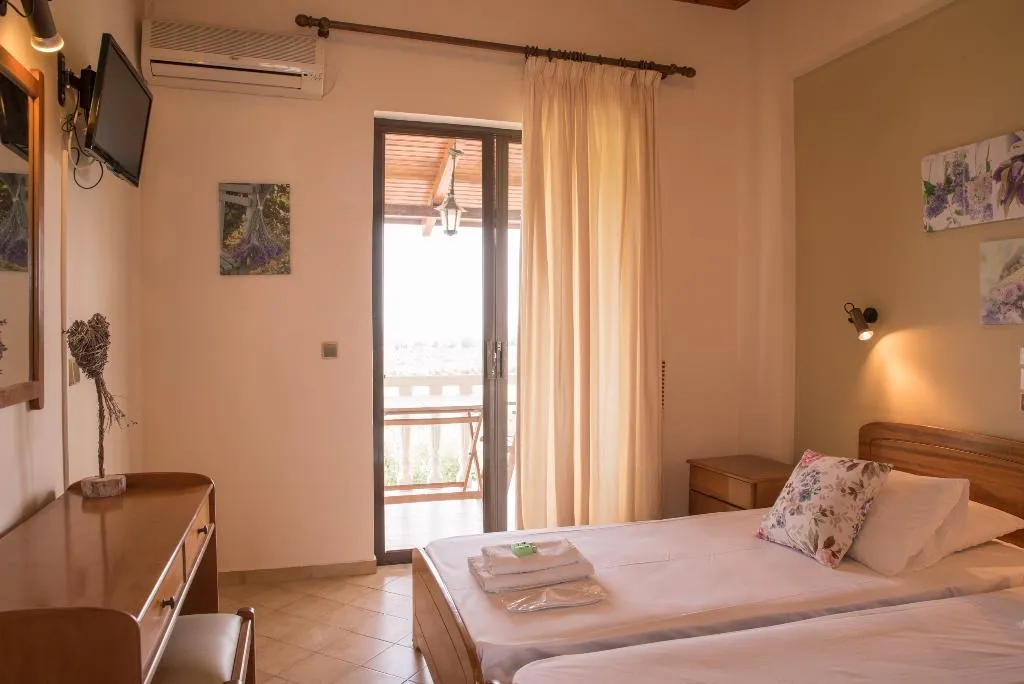 FAMILY ROOM STANDARD Room, Villa Kapnisi, Zante