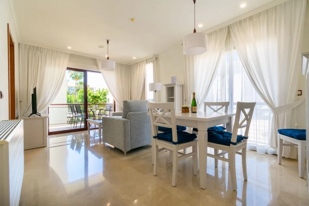 APARTMENT CAPACITY 4 TWO BEDROOMS Room, Albir Confort Avenida Apartamentos, Costa Blanca