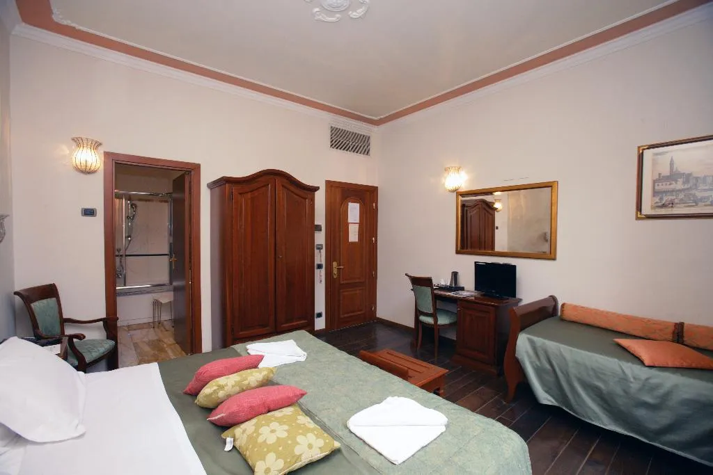 JUNIOR SUITE CLASSIC Room, Domus Florentiae Hotel, Florence