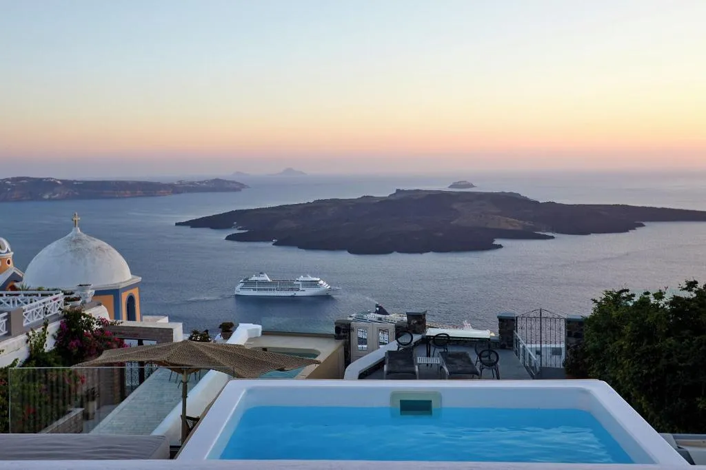 Room, You And Me Suites, Santorini