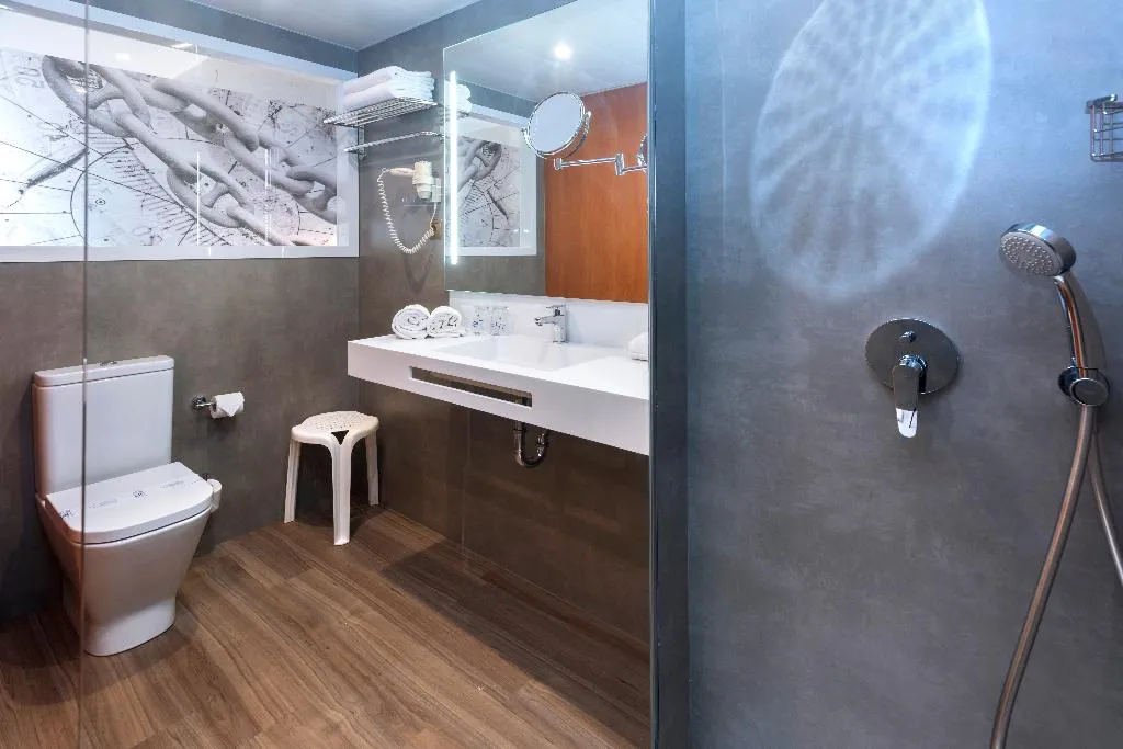 DOUBLE WITH BALCONY Room, GHT Aquarium & Spa, Costa Brava