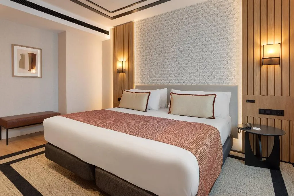 Double or Twin SUPERIOR CITY VIEW Room, Catalonia Plaza España Hotel & Spa, Madrid