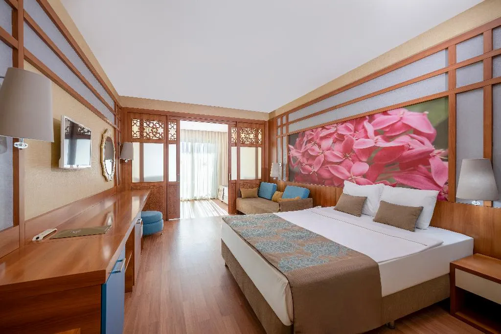 FAMILY ROOM POOL VIEW Room, Alan Xafira Deluxe Resort & Spa, Antalya