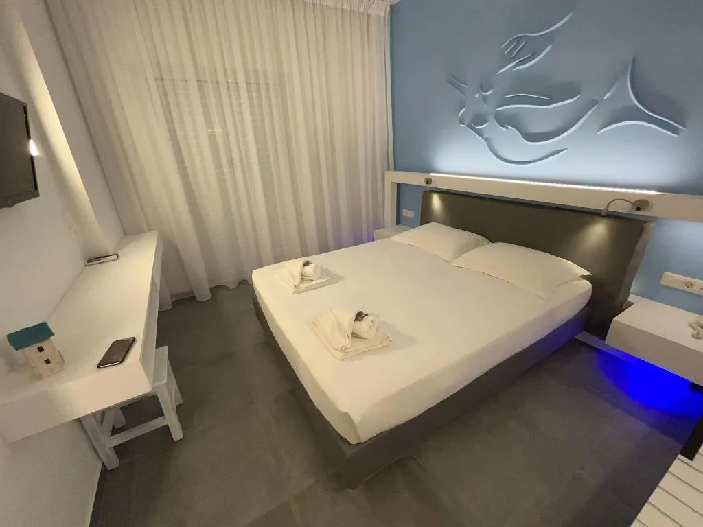 Room, Niriides Hotel, Crete