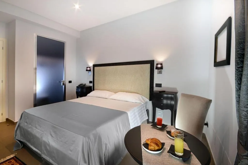 Room, Barbarella Suite, Naples