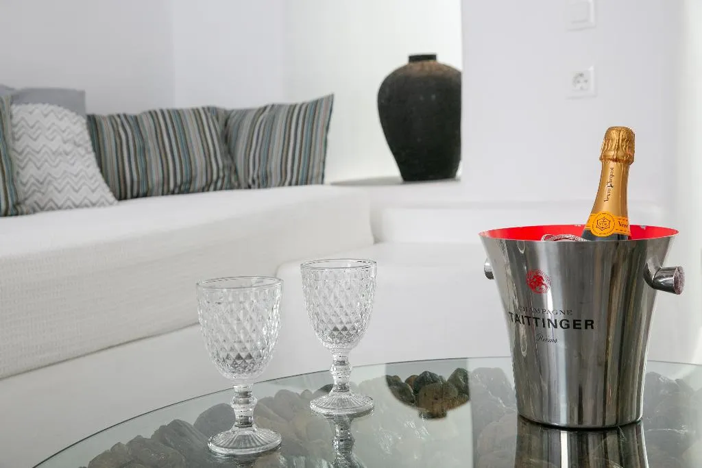 SUITE HONEYMOON Room, Vogue Suites, Santorini
