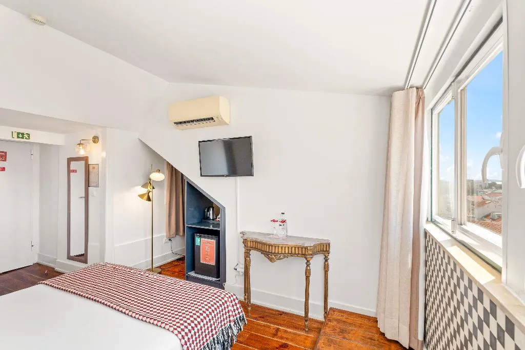 DOUBLE CITY VIEW Room, Casa Do Jasmim By Shiadu, Lisbon