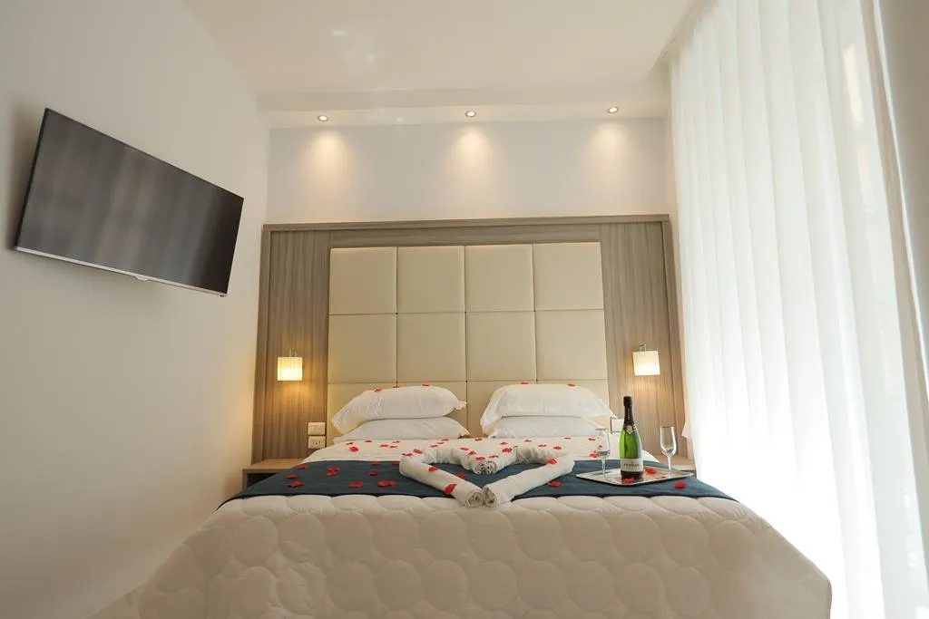Double or Twin STANDARD Room, Garibaldi Suite, Naples