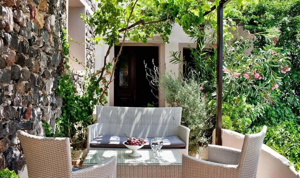 Room, Lava Suites & Lounge, Santorini