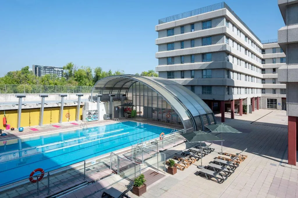 Pool, Madrid Airport Suites Affiliated By Melia, Madrid