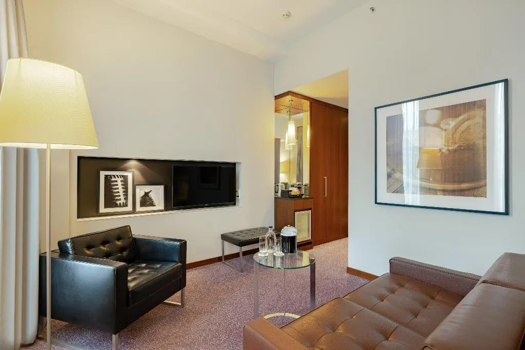 JUNIOR SUITE KING SIZE BED Room, Crowne Plaza Amsterdam-South, Amsterdam