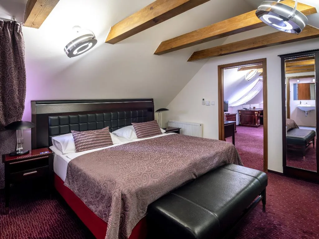 SUITE DELUXE Room, EA Hotel Embassy Prague, Prague