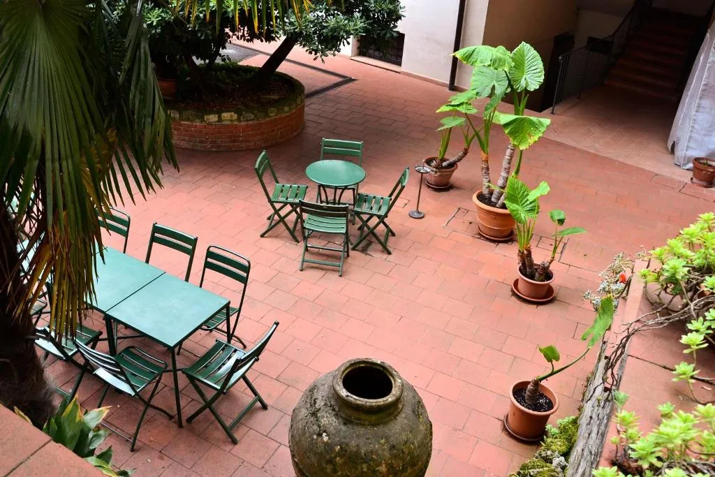 Terrace, Hotel Arno Bellariva, Florence