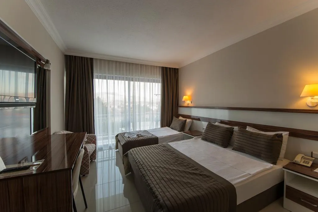 DOUBLE DELUXE LAND VIEW Room, Le Monde Beach Resort & Spa, Izmir