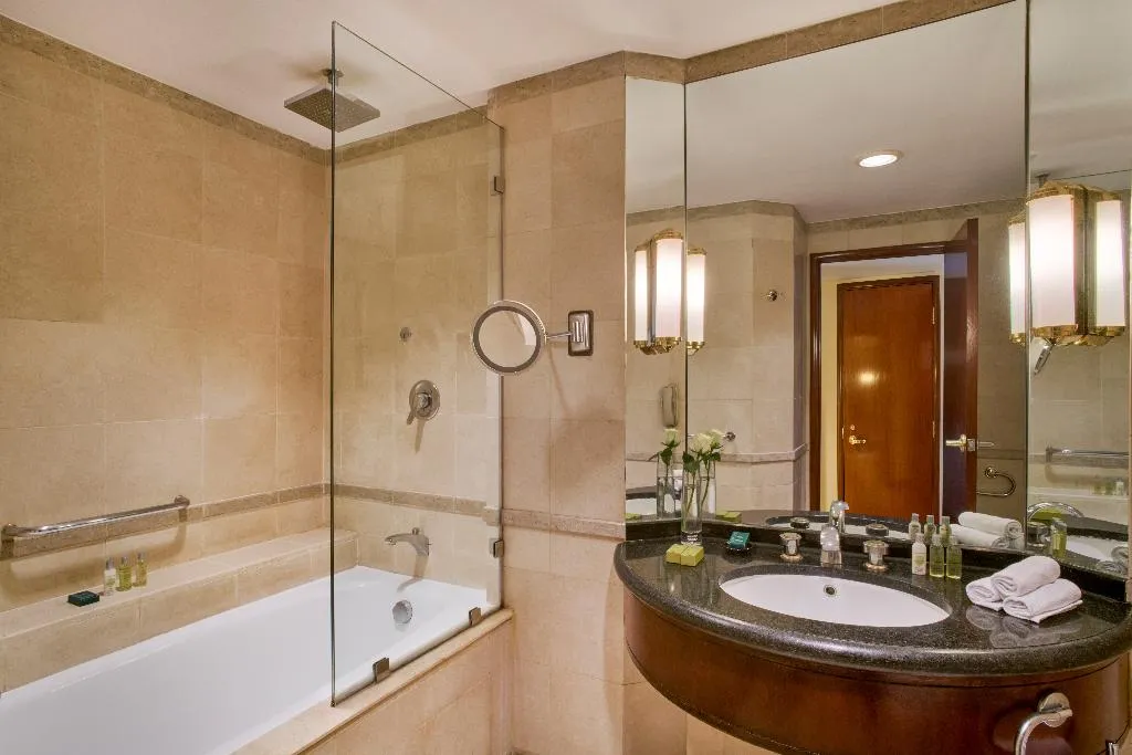 TWIN EXECUTIVE Room, Hilton Cairo Grand Nile, Cairo
