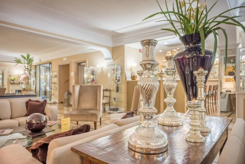 Lobby, Martini, Olbia