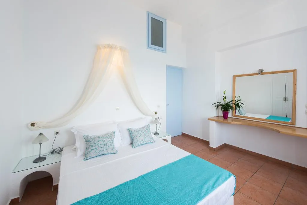 Room, Kastro Suites, Santorini