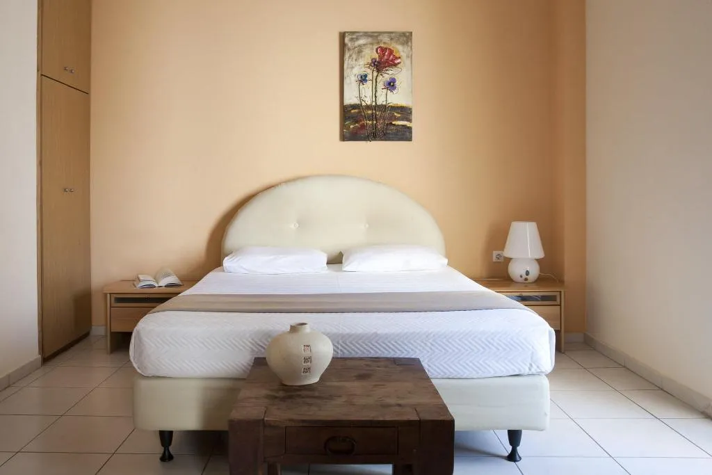 TRIPLE STANDARD Room, Elizabeth Boutique, Athens