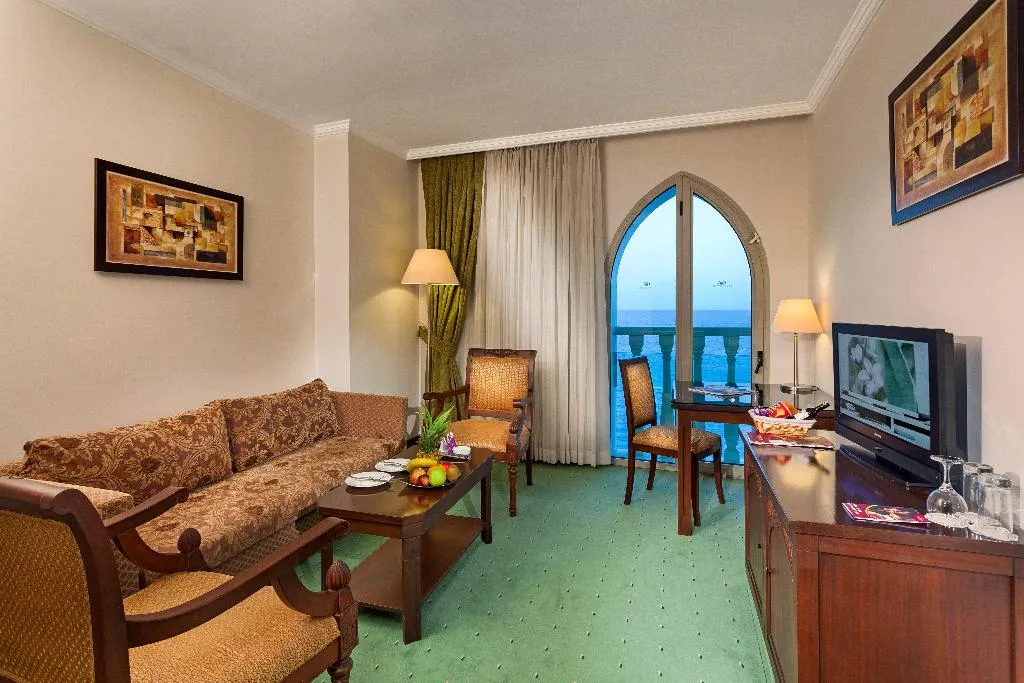 SUITE STANDARD Room, Crowne Plaza Antalya, Antalya