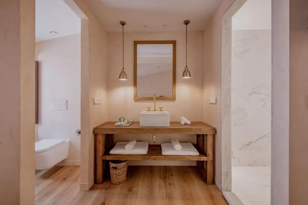 DOUBLE BASIC Room, Palau Macelli, Costa Brava