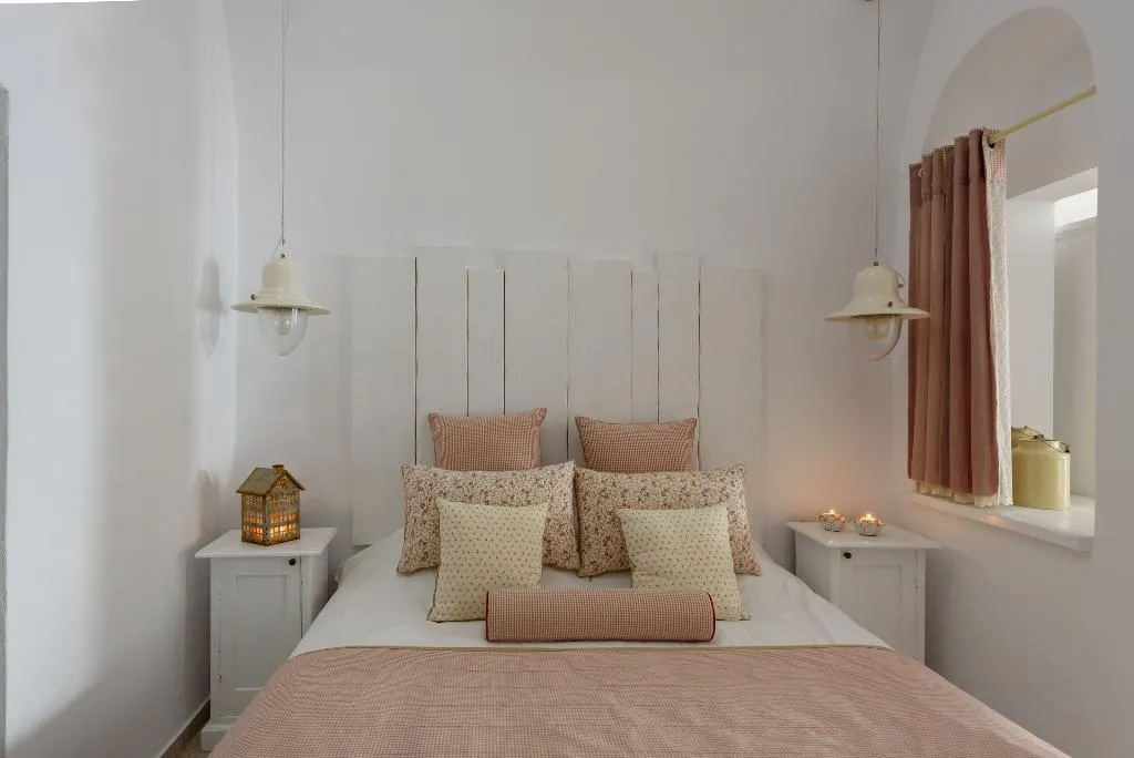 SUITE KING SIZE BED Room, Senses Suites, Santorini