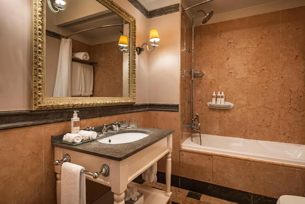 DOUBLE DELUXE POOL VIEW Room, Valverde Sintra Palácio de Seteais, Lisbon