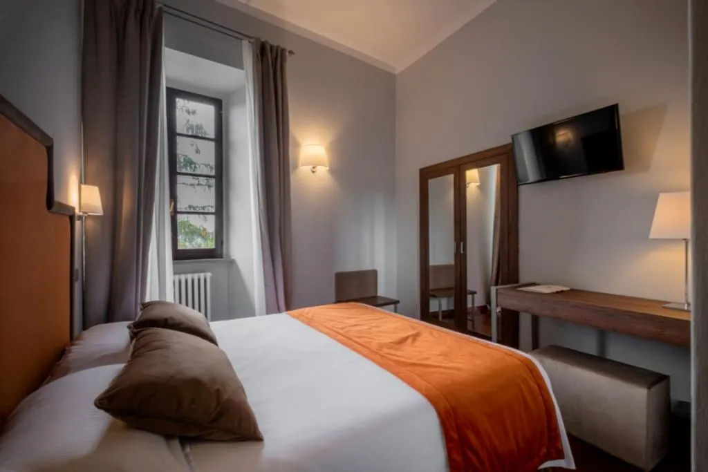 DOUBLE SUPERIOR Room, Hotel Bosone Palace, Umbria