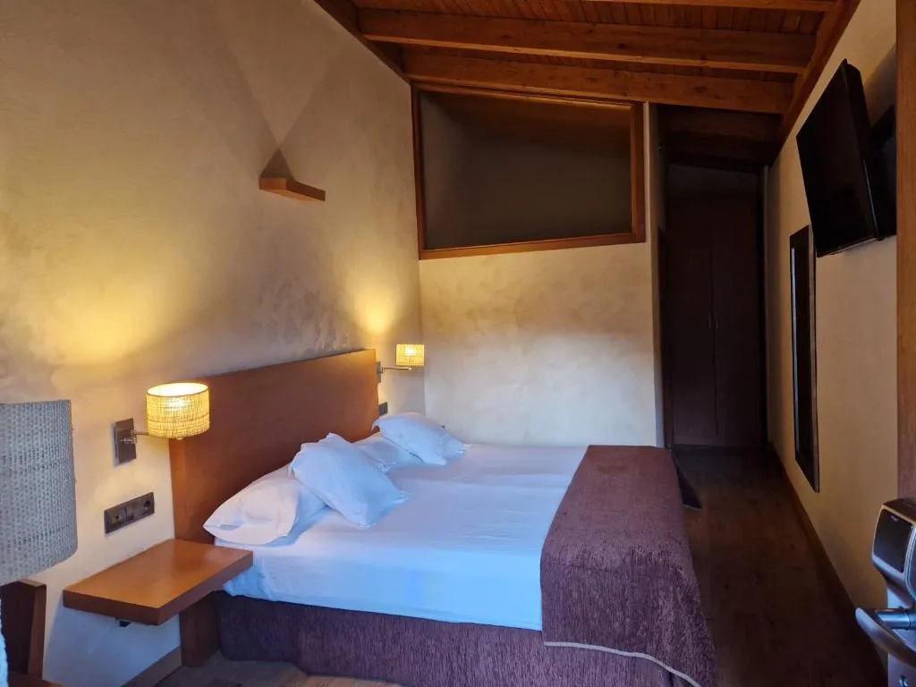 DOUBLE STANDARD Room, Las Leyendas, Madrid
