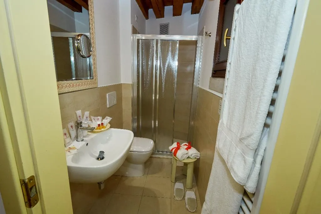 Room, Riviera dei Dogi, Venice