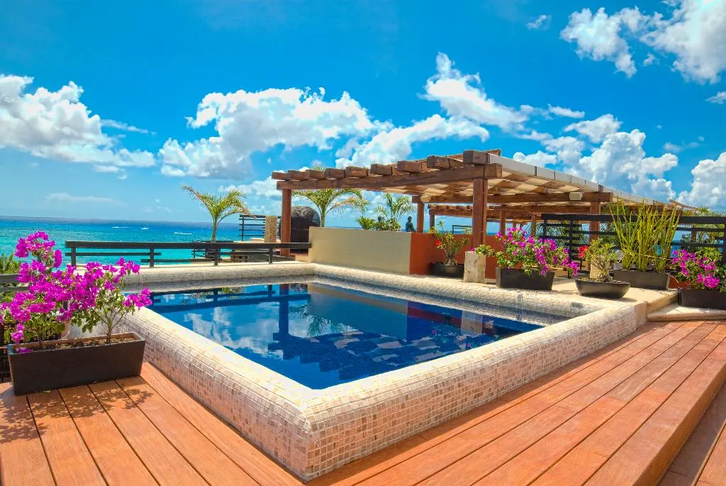 APARTMENT THREE BEDROOMS WITH PRIVATE POOL Room, Aldea Thai by oceanfront, Playa Del Carmen