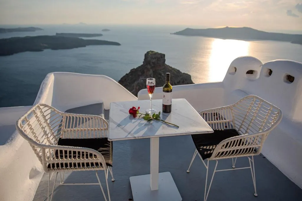 Room, Heavens Edge by Mr and Mrs White, Santorini