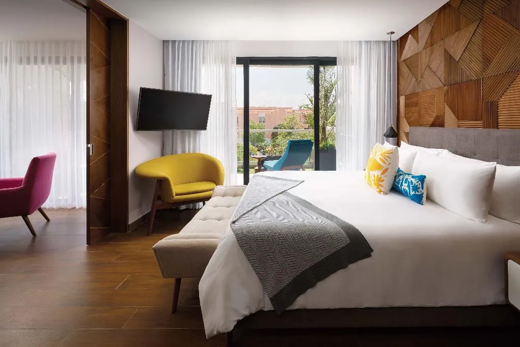 SUITE PARTIAL OCEAN VIEW KING BED Room, The Fives Downtown Hotel, Curio by Hilton, Playa Del Carmen
