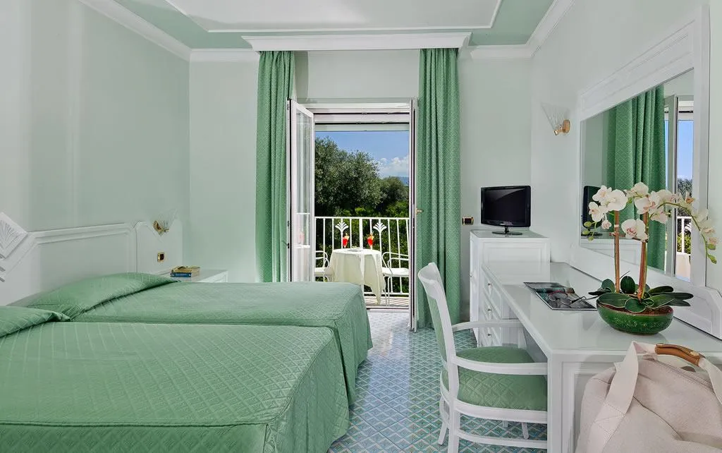 DOUBLE GARDEN VIEW Room, Grand Hotel Riviera, Naples