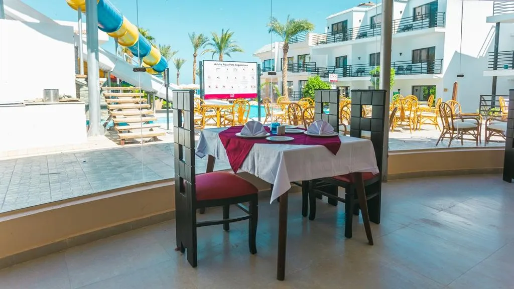 Restaurant, La Rosa Waves Beach Resort And Aqua Park, Red Sea Riviera