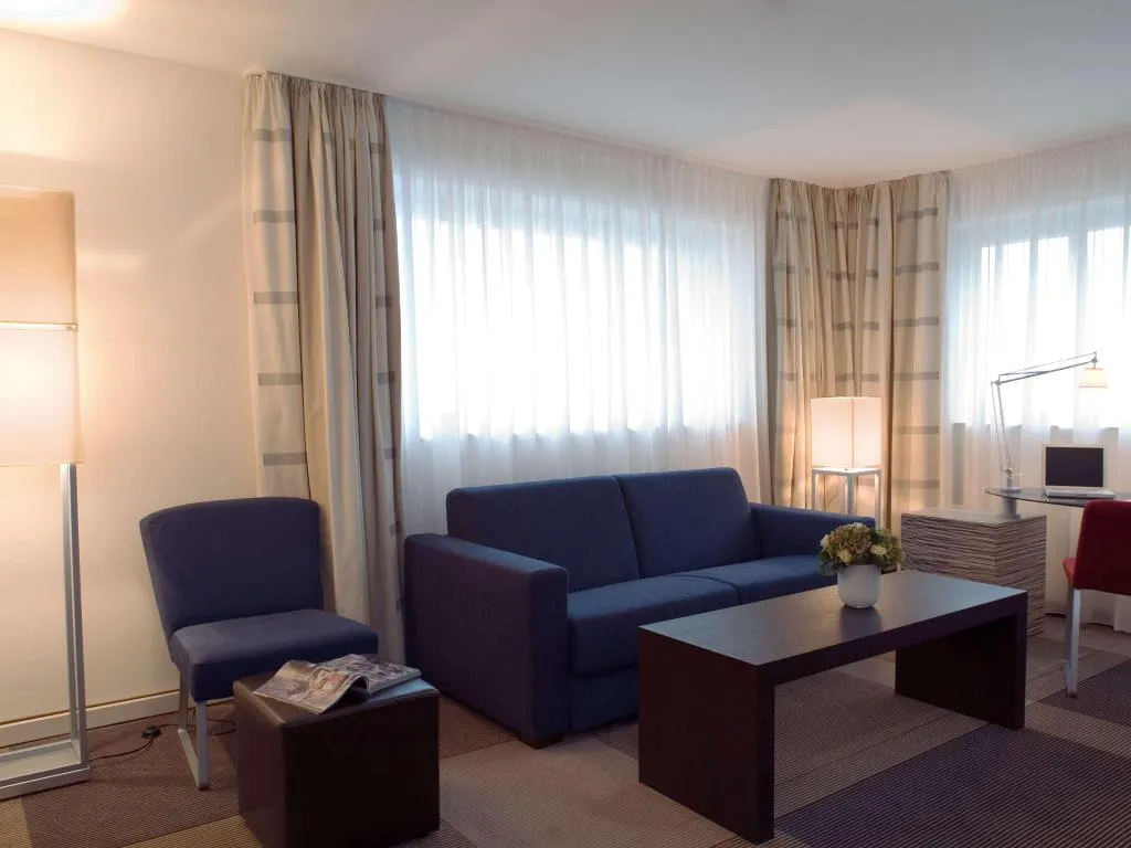 Room, Movenpick Hotel Amsterdam City Centre, Amsterdam