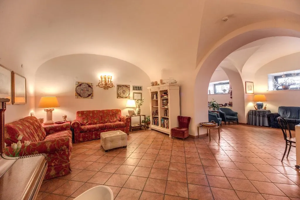 Lobby, Corona, Rome