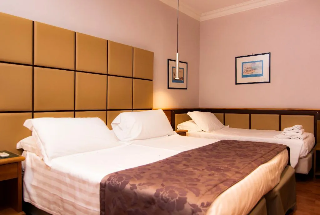 TRIPLE STANDARD Room, Giolli Nazionale, Rome