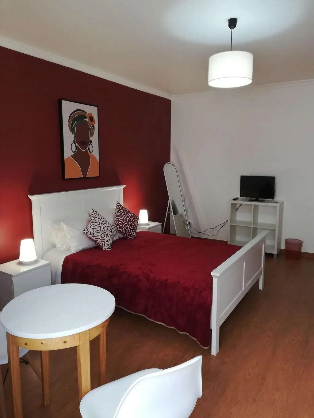 Room, Fx Pena, Madeira