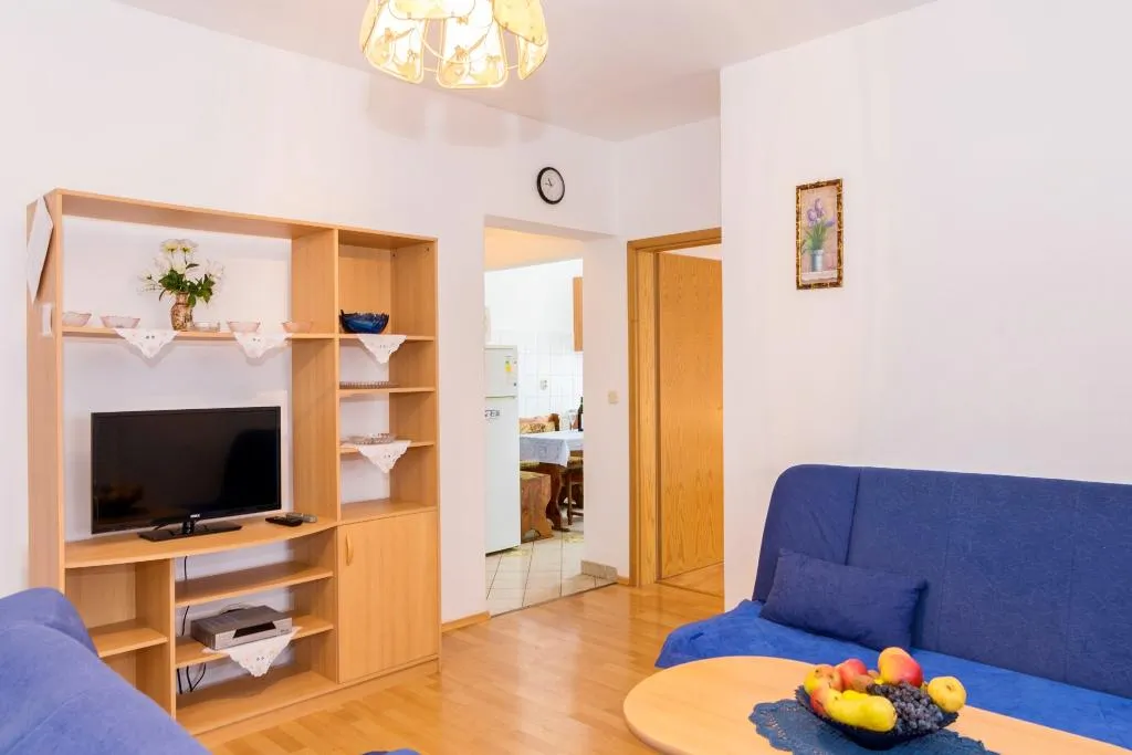 APARTMENT CAPACITY 2 Room, Apartments Silvija, Istria