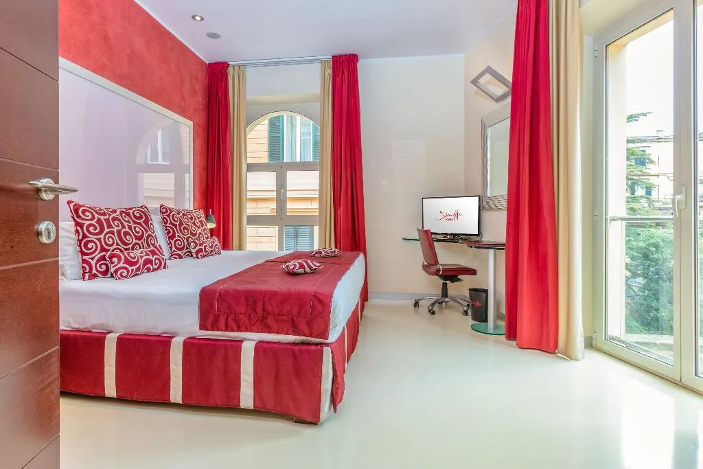 TRIPLE PREMIUM SUPERIOR Room, La Griffe Hotel Roma, Rome