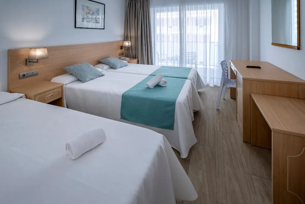 TRIPLE STANDARD Room, 4R Salou Park Resort II, Costa Dorada