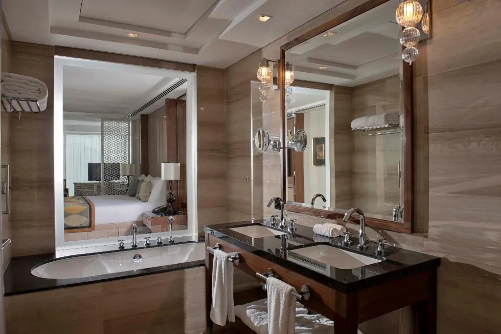 JUNIOR SUITE LUXURY Room, Taj Dubai, Dubai