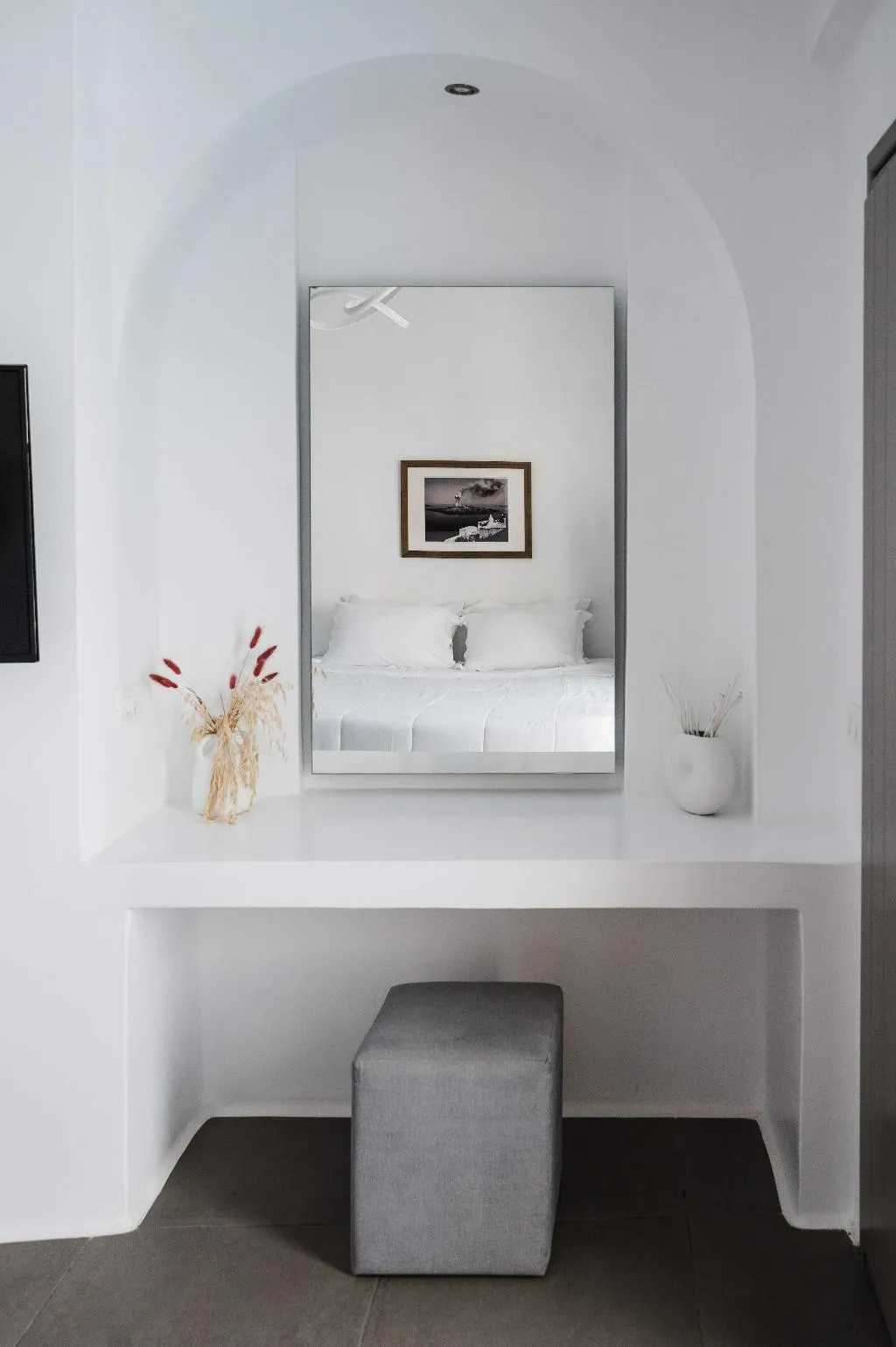 SUITE WITH JACUZZI Room, Amphitrite Suites Santorini, Santorini
