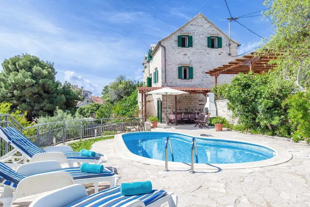 VILLA THREE BEDROOMS WITH PRIVATE POOL Room, Villa Bonaca, Split