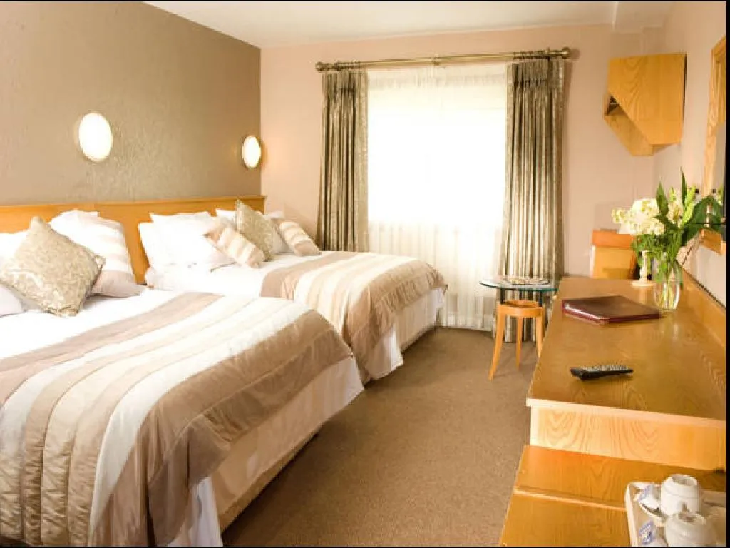 TRIPLE STANDARD Room, Great National Commons Inn Hotel, Cork