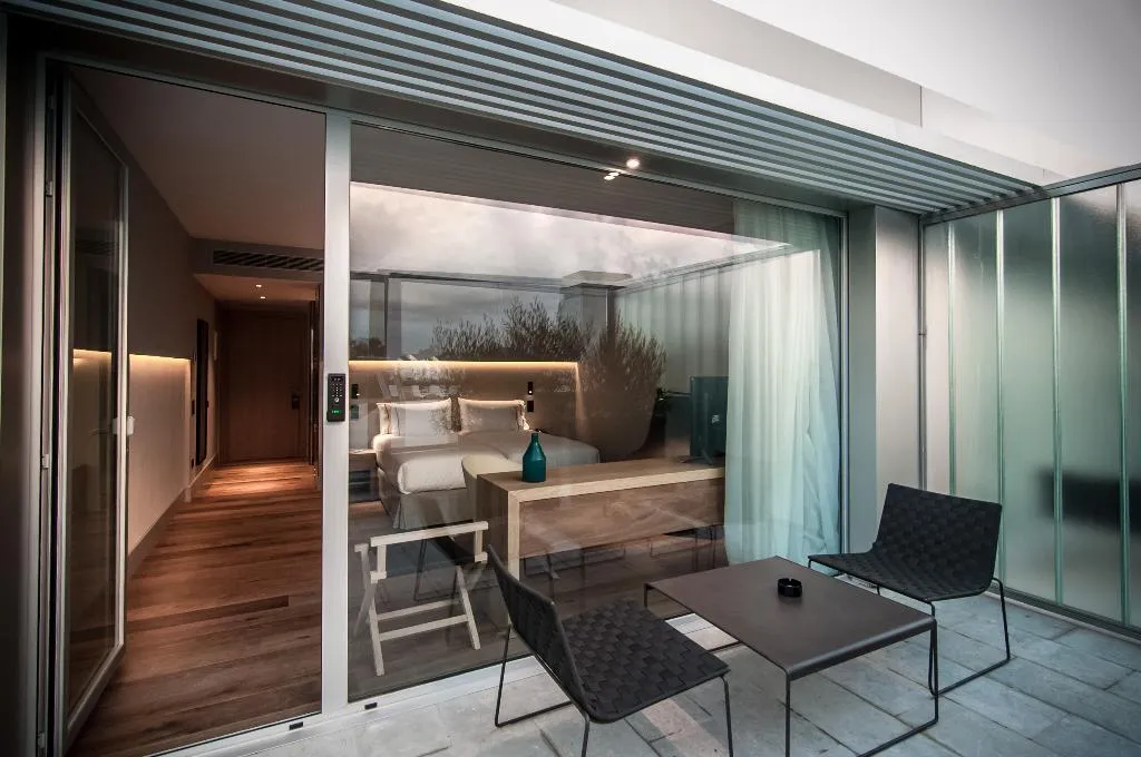 DOUBLE POOL VIEW Room, Hotel Sorli Emocions, Barcelona