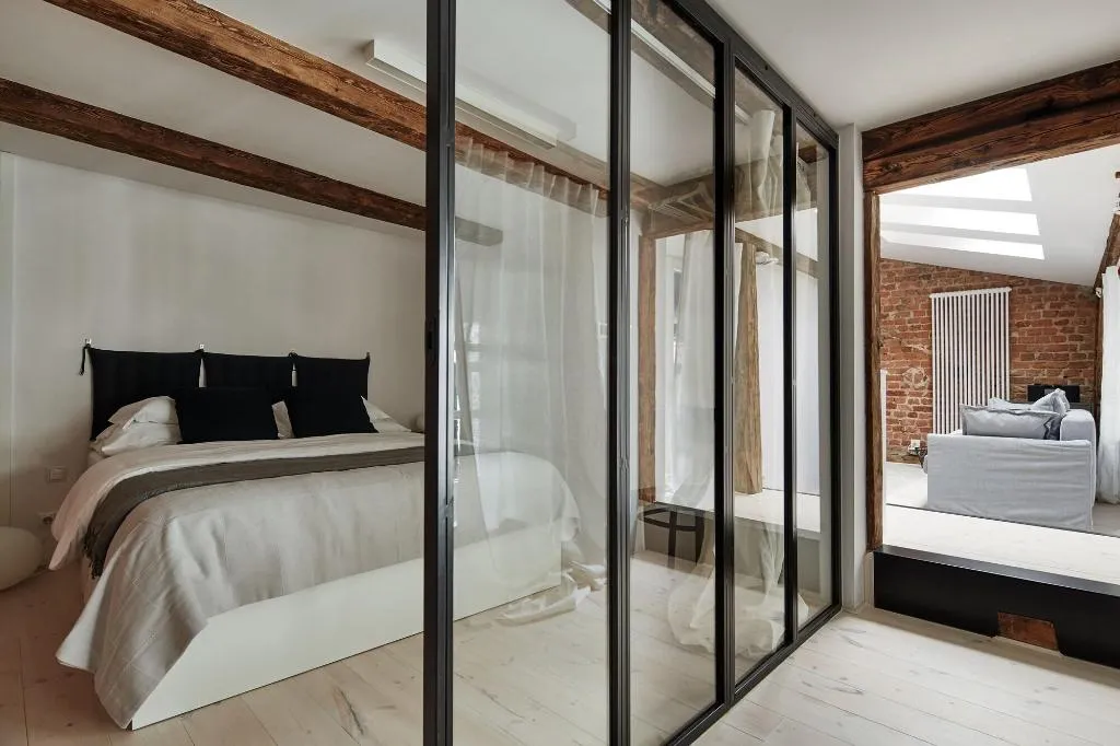 Room, OLD NEW Szczepańska, Krakow