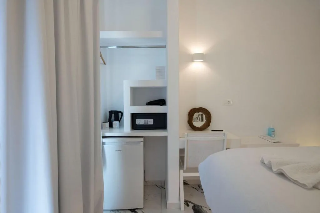 Room, Bianco A Nero, Mykonos