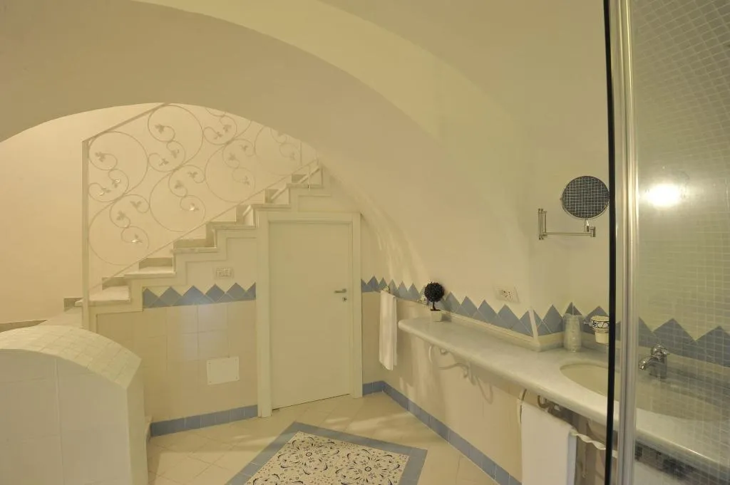 Room, Surriento Suites, Naples